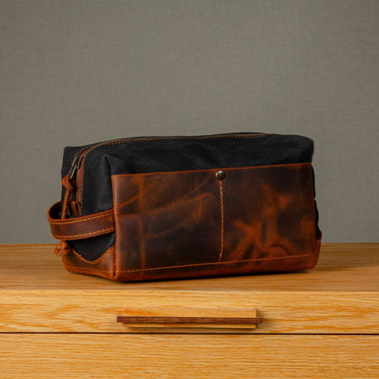 Dopp Kit / Medium-Large / Asphalt Black