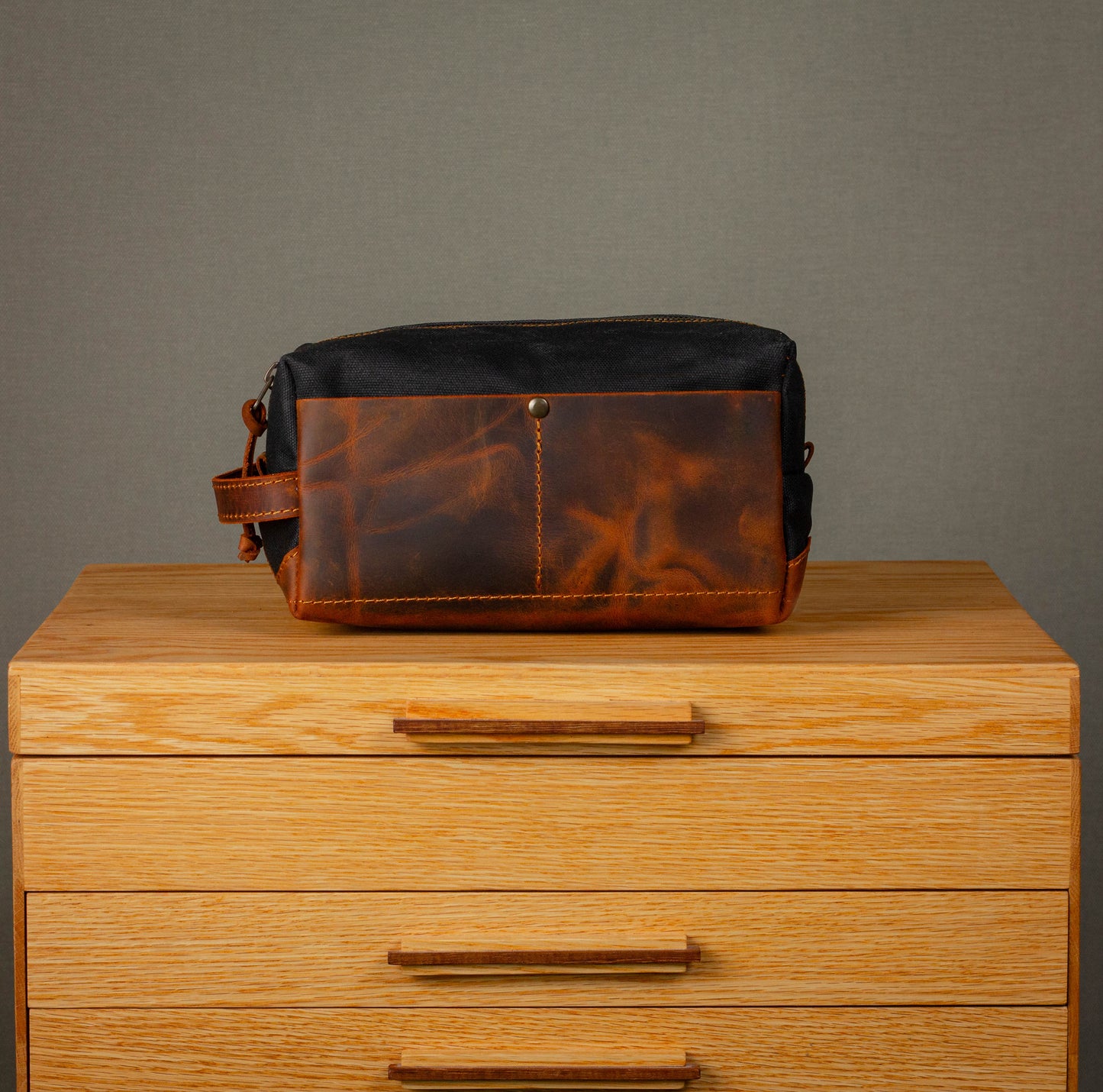 Dopp Kit / Medium-Large / Asphalt Black