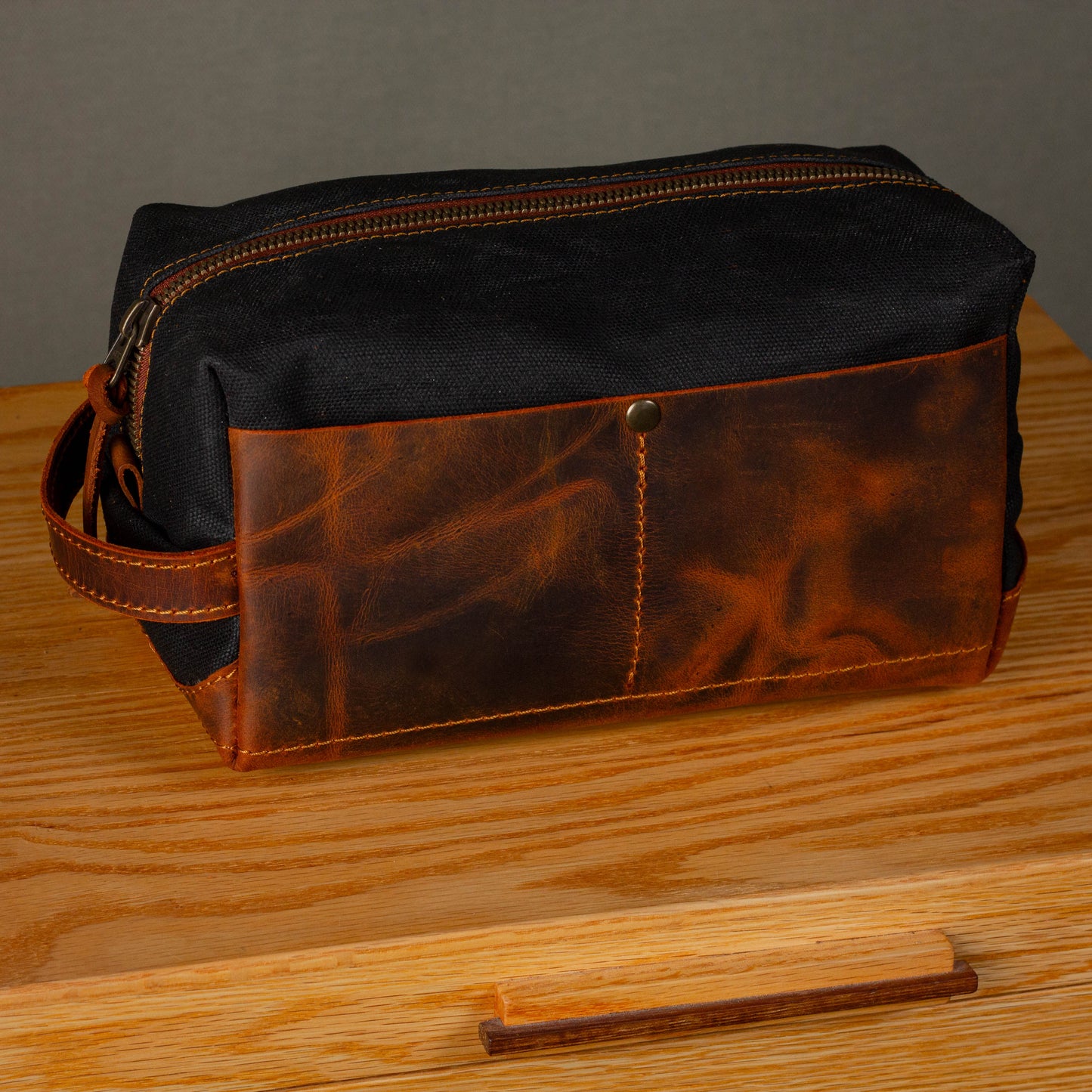 Dopp Kit / Medium-Large / Asphalt Black