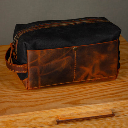 Dopp Kit / Medium-Large / Asphalt Black