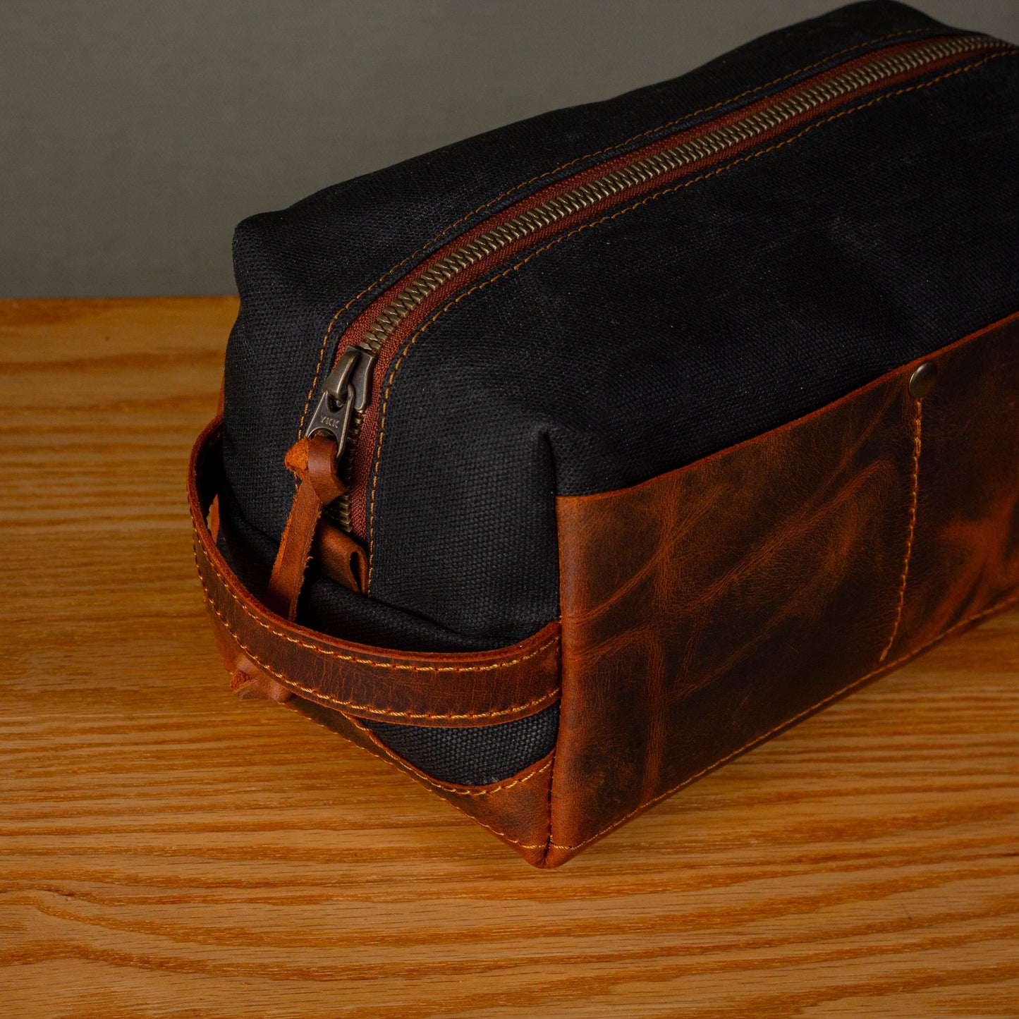 Dopp Kit / Medium-Large / Asphalt Black