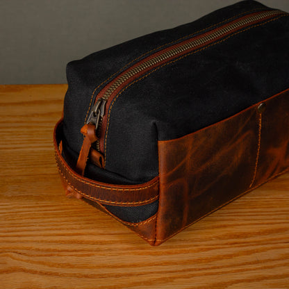Dopp Kit / Medium-Large / Asphalt Black