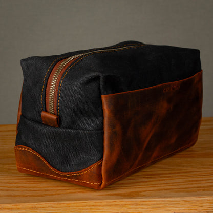 Dopp Kit / Medium-Large / Asphalt Black