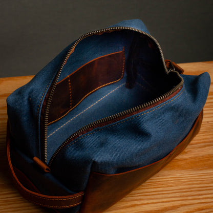 Dopp Kit / Medium-Large / Midnight Blue